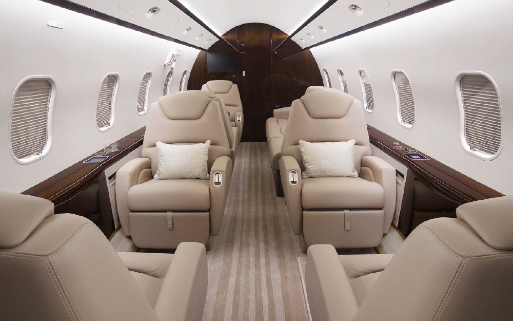 Bombardier Challenger 300 interior