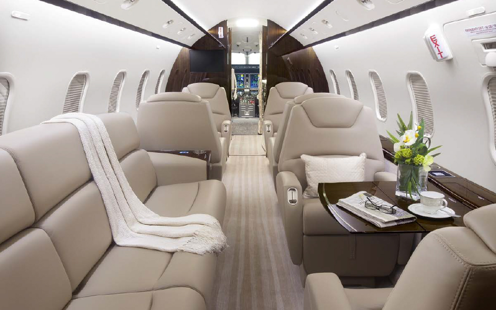 Bombardier Challenger 300 interior