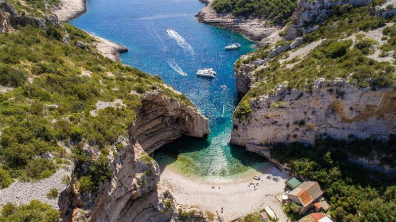 Vis-island VIP Yacht Charter & Sailing Holidays