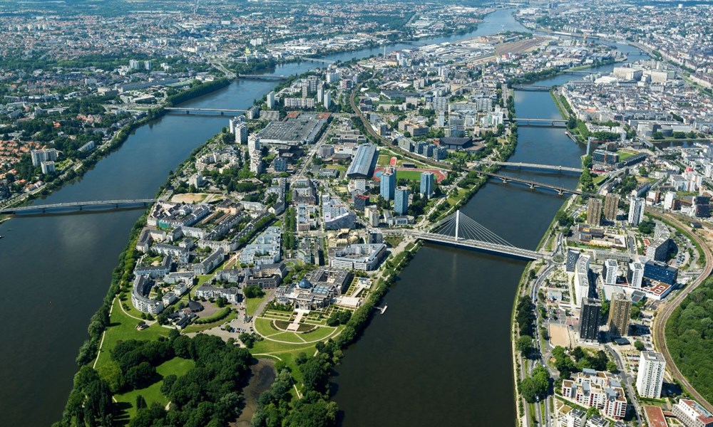 Nantes, France private helicopter charter service