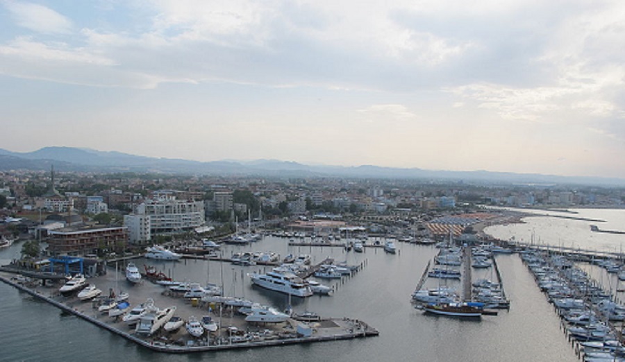 Rimini yacht charter