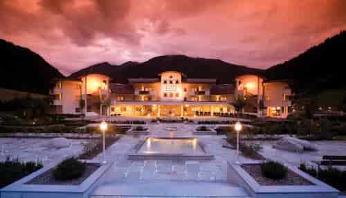 Helicopter flights and transfers to Alpenpalace Luxury Hideaway & Spa in Tyrol