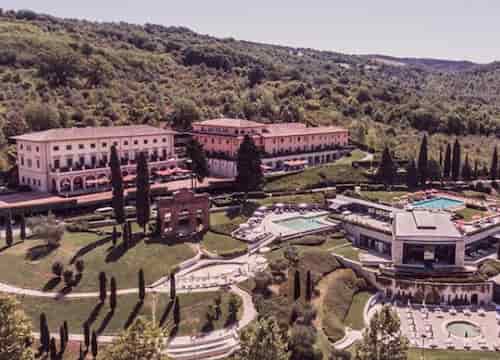 Helicopter flights and transfers to Fonteverde in Tuscany