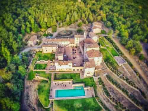 Helicopter flights and transfers to Borgo Santo Pietro in Siena, Tuscany
