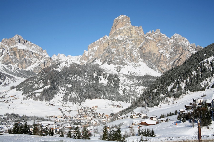 Alta Badia helicopter charter flight services in Italy