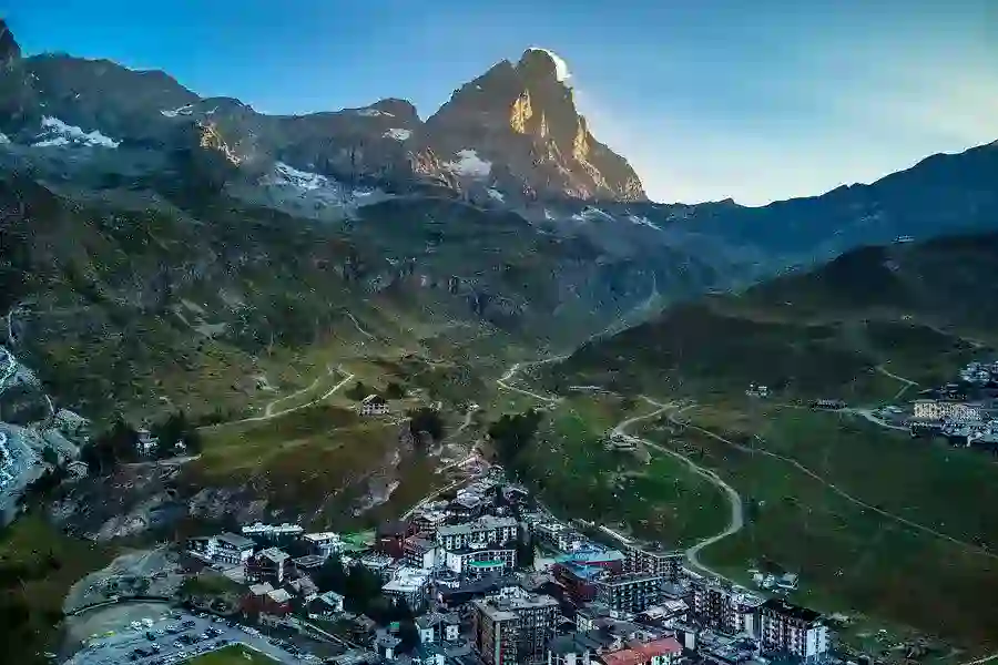 Milan to Breuil-Cervinia helicopter transfer