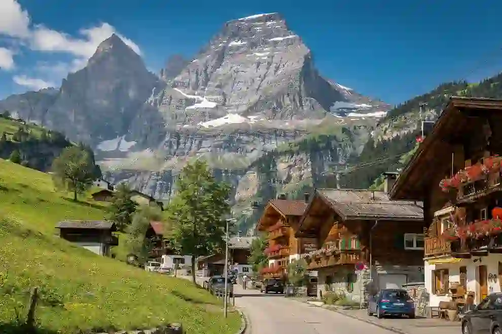 Grindelwald helicopter transfer route network